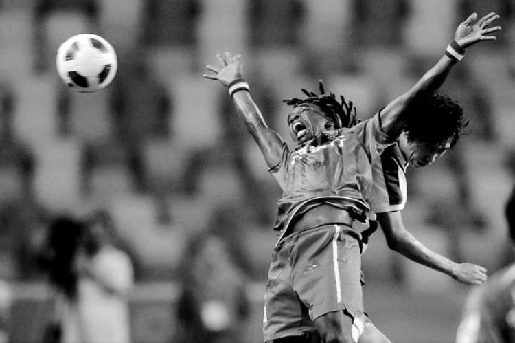 汶川地震外籍明星捐款,给四川地震捐款的足球明星