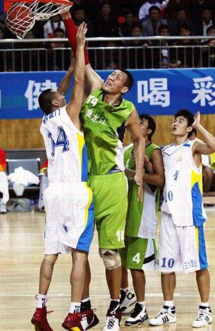 比姚明高的篮球运动员有谁「世界篮坛比姚明还高的5大球星孙明明上榜第1创吉尼斯纪录」
