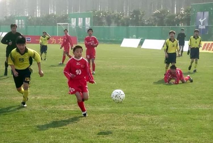 深圳王之者足球武磊少年时期的教练他就是绿茵之子