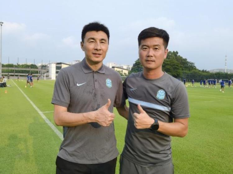 专访|李玮锋中生代本土教练理应扛起中国足球的责任
