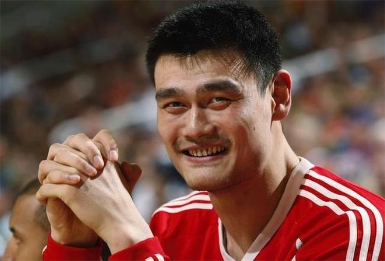姚明饱受伤病困扰的东方巨人他入选NBA名人堂不该被质疑