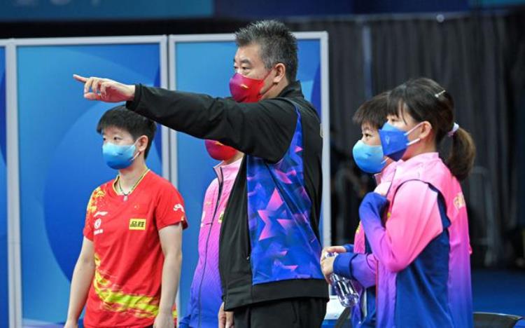 中国女乒的主教练是李隼,李隼教练和马琳的地位
