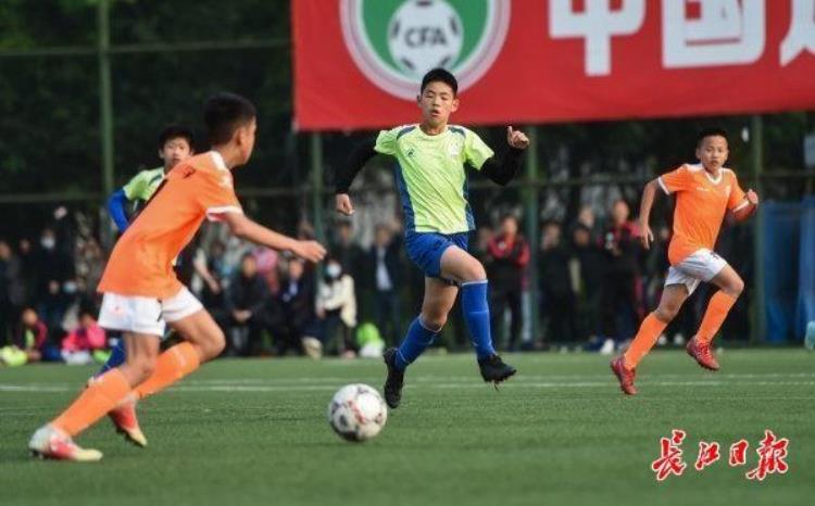 老对手又在决赛中相逢德才小学收获武汉市校园足球联赛精英组冠军