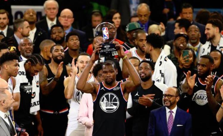 詹韦连线全明星赛最后一次「2019年NBA全明星赛回顾致敬名宿詹韦连线库里背扣」