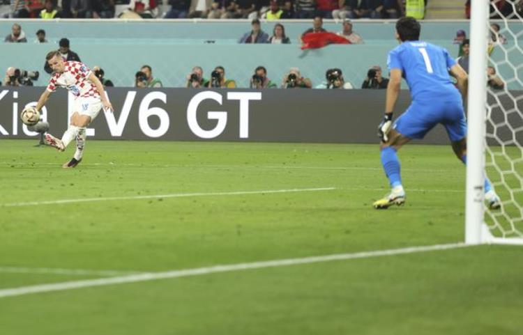 卢卡·莫德里奇世界杯「卡塔尔世界杯|莫德里奇世界杯告别战克罗地亚胜摩洛哥获季军」