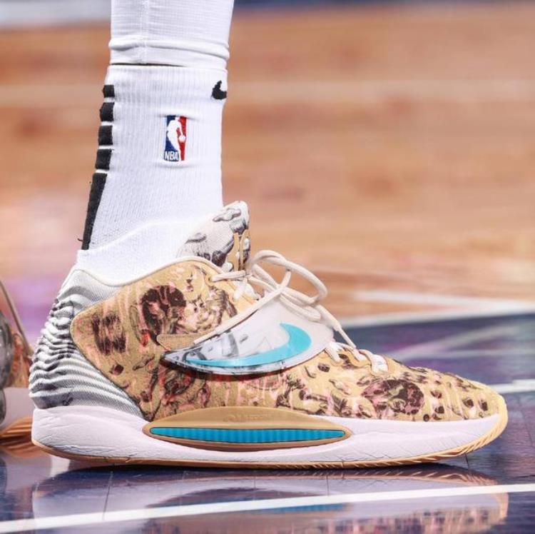 扎克拉文穿的篮球鞋「PJ塔克库里和扎克拉文等全明星球员本赛季穿了哪些篮球鞋」