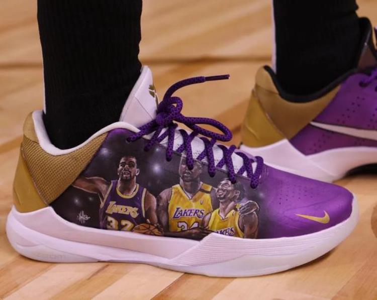 NBA球员上脚全明星战靴纪念科比3位新秀致敬詹姆斯