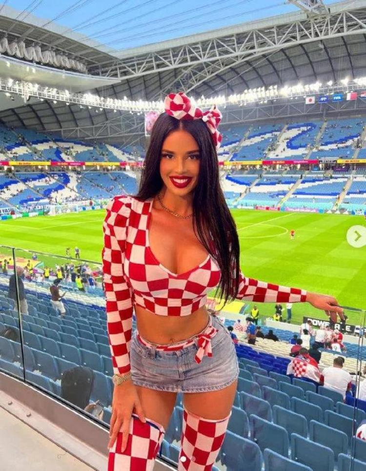 昨晚欧洲杯克罗地亚「世足赛／若夺冠就脱光全裸庆祝前克罗地亚小姐假消息」