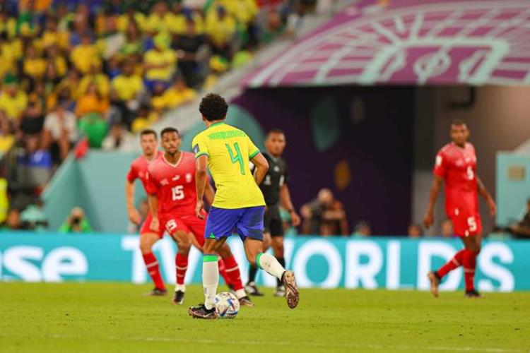 巴西队vs瑞士队比分预测「巴西1比0力克瑞士球队防守端表现无懈可击让对手全场零射正」