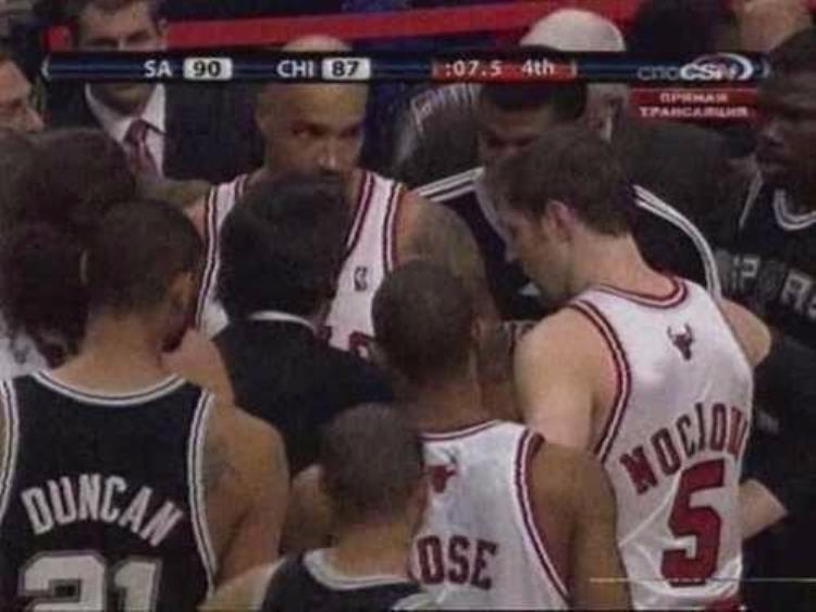 NBA球员耍无赖的时刻哈登用胡子碰瓷库里一碰就向后倒