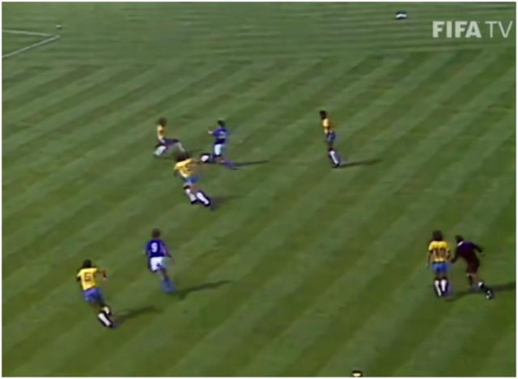 世界杯桑巴舞曲「回顾1982世界杯意大利对巴西华丽的桑巴军团终止了舞步」