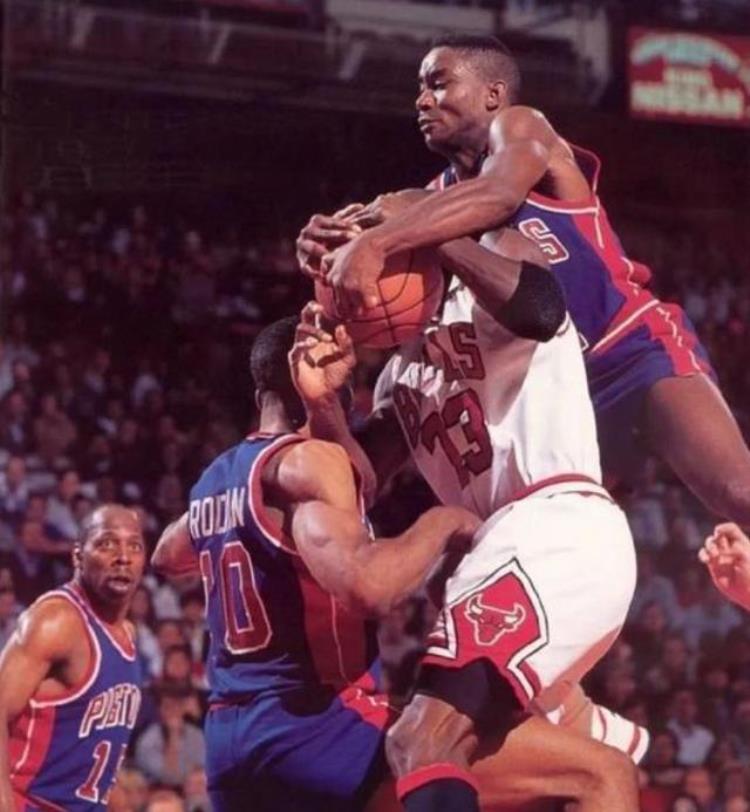 图看当年NBA各队对乔丹的防守有多狠一个上篮对手三个人来防