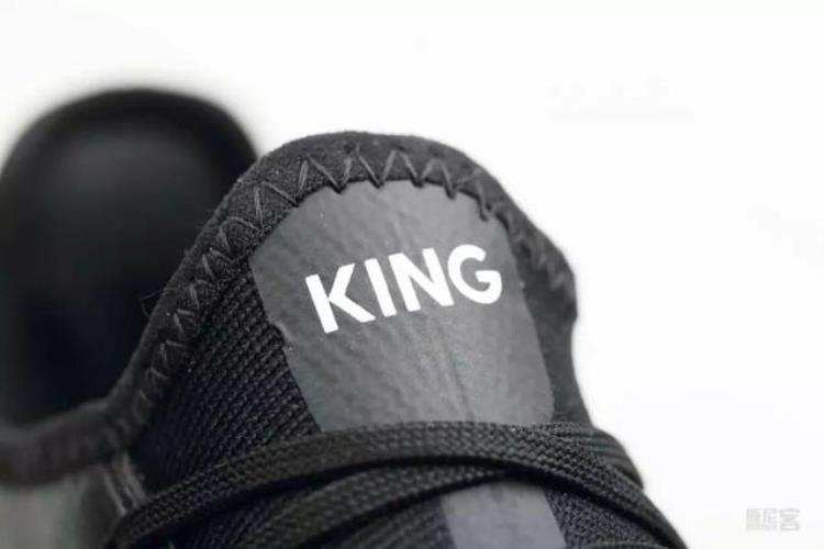 马拉多纳的王者之靴让你赢得绿茵场上的权利游戏PUMAKINGPRO