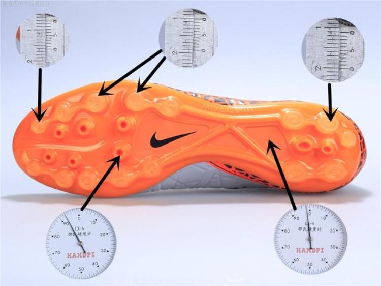 耐克毒锋二代PhatalIIAG次顶级款足球鞋静态评测