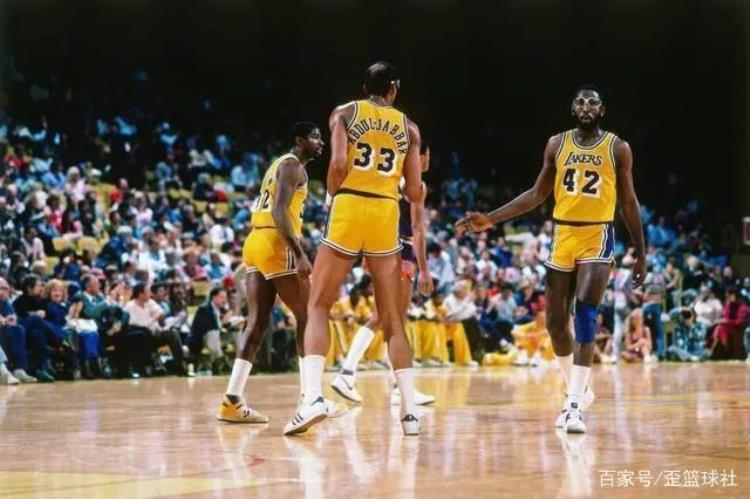 nba组成的三巨头有哪些「NBA组成的三巨头」