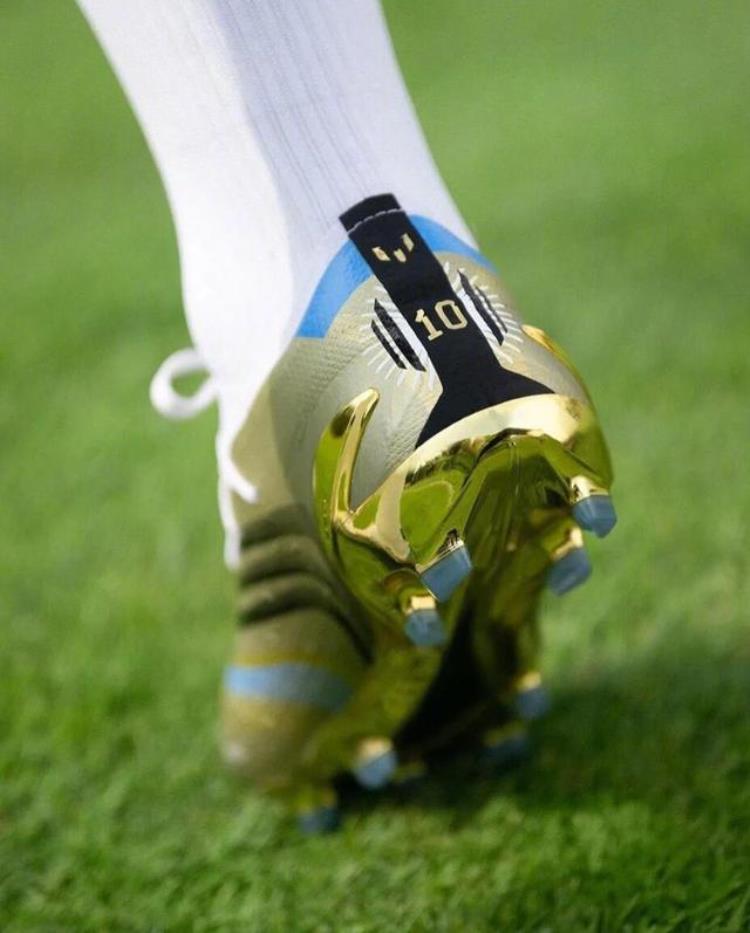 2022年卡塔尔世界杯梅西c罗参加吗「这个颜值打几分梅西2022年卡塔尔世界杯战靴正式官宣」