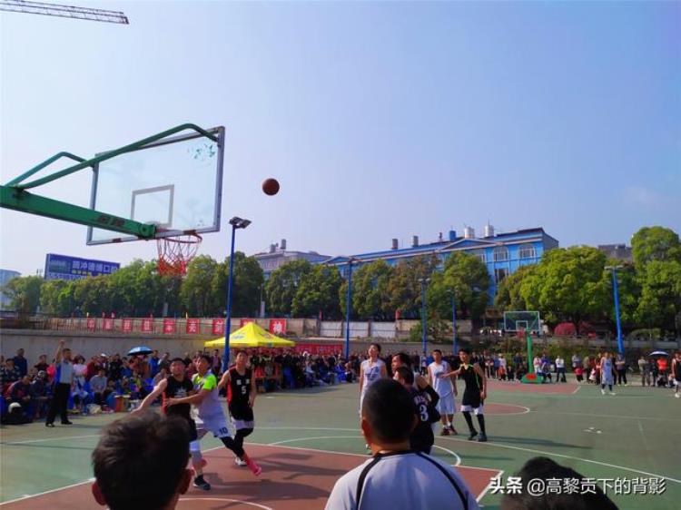 腾冲室内篮球场「云南腾冲偶遇篮球赛顺便看看腾冲的体育设施如何」