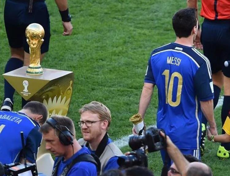 世界杯经典的镜头有一百八十万个但是这十个瞬间看的让人揪心