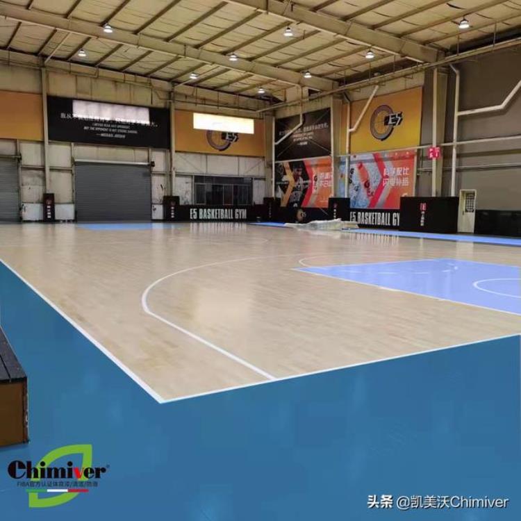 篮网主场地板颜色「NBA球队主场篮球地板彩漆的风格及实际运用3」