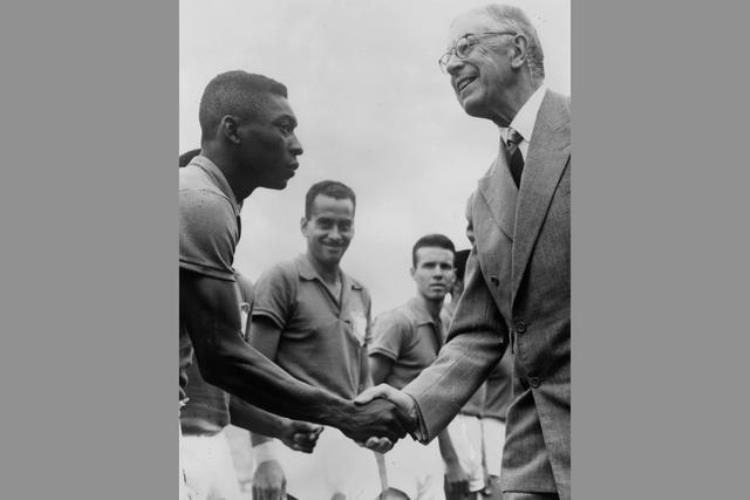 球王不是自封的贝利开创足球时代第一个全球黑人巨星