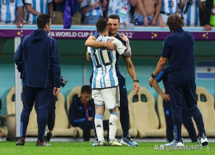 阿根廷队主帅「感谢全体球员阿根廷主帅哽咽落泪」