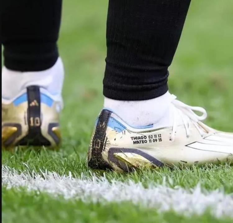 梅西穿adidas普通款球鞋训练他的世界杯金色战靴被老婆收藏了