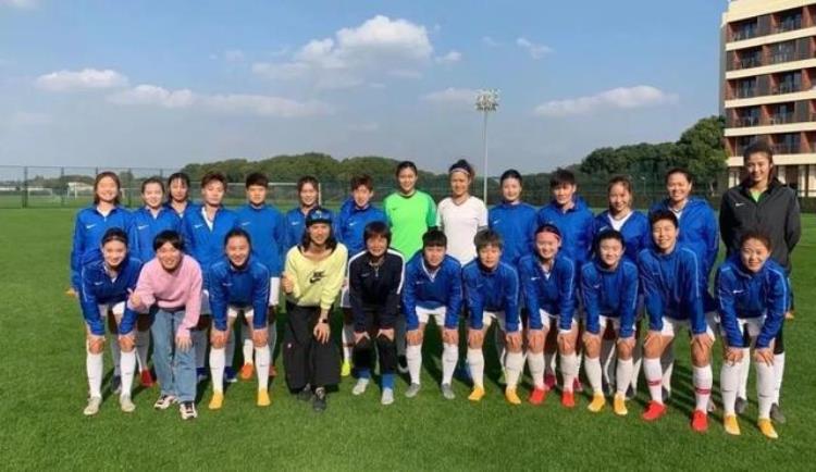 上海女足水庆霞教练组,水庆霞是如何当上女足教练的