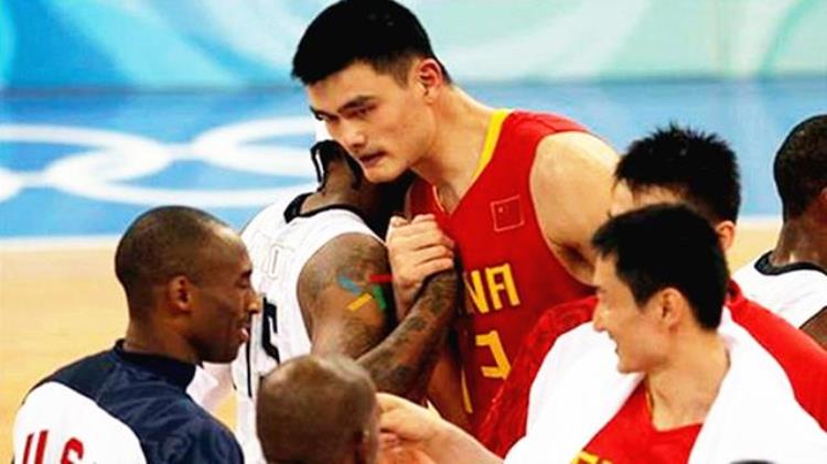 姚明在中国篮球界的地位「中国篮坛第一人姚明在NBA有多受欢迎这一幕足以说明」