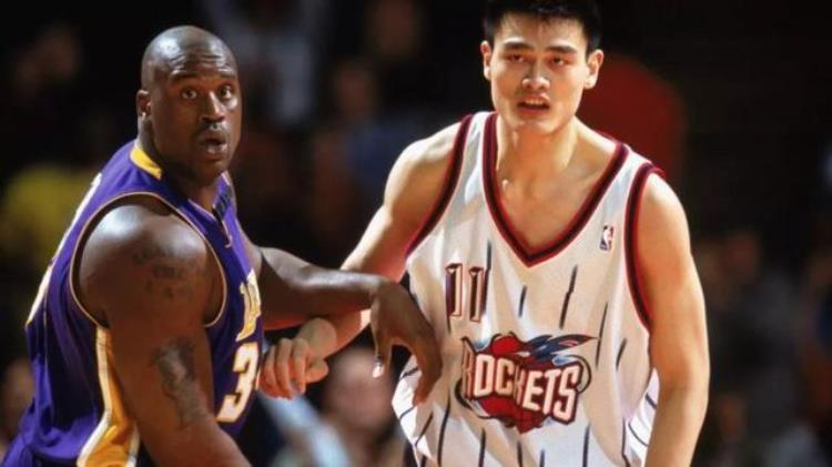 2002姚明选秀「NBA叱咤风云的移动长城02年NBA状元姚明」