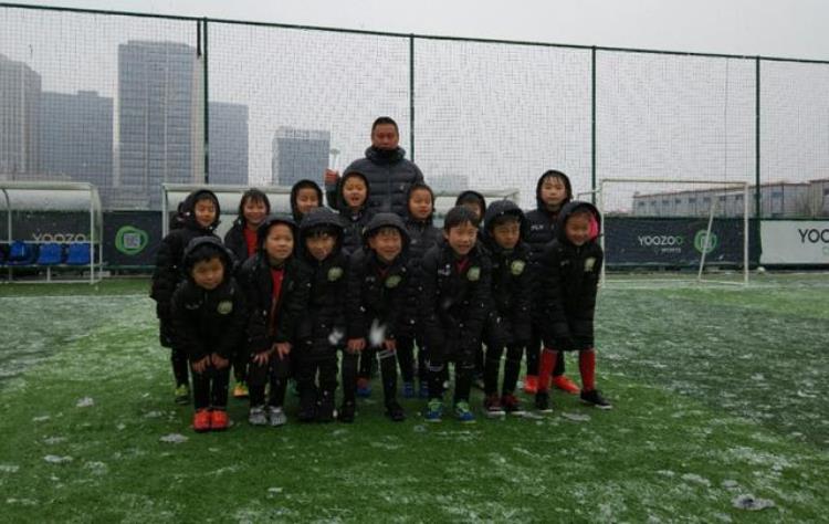 静安区止园路小学体育教师俞昌兴培养出做好人读好书踢好球的学生丨活力校园