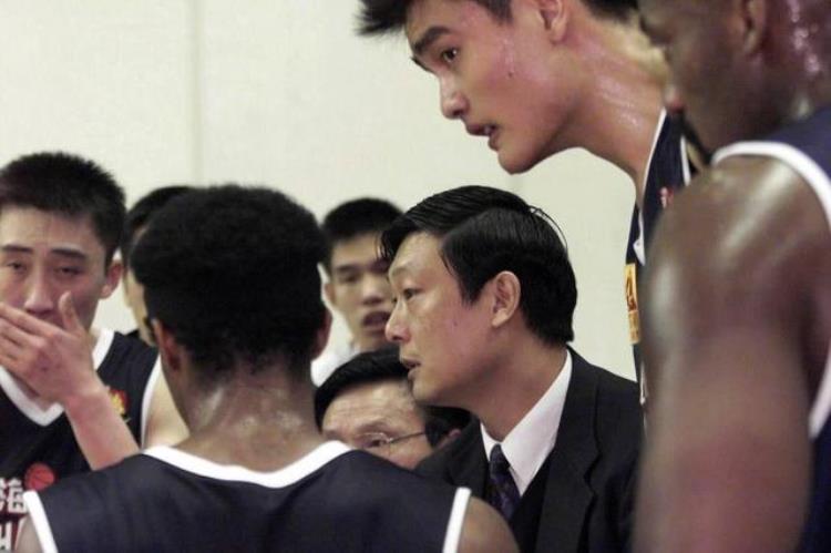 上海篮球双喜临门李秋平表态大鲨鱼成绩一定要搞上去