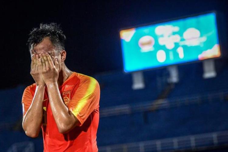 足球报中国国奥已输遍亚洲奥运会亚洲名额增加也无济于事