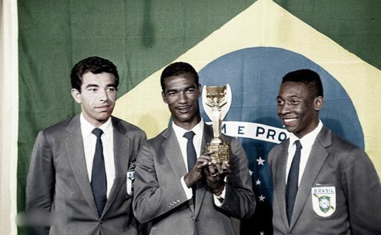 巴西足球传奇人物「一代传奇他曾经拯救巴西足球的命运」