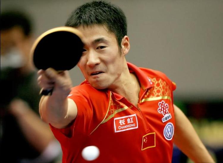孔令辉是世界乒乓球大满贯的获得者,王励勤三夺世乒赛冠军