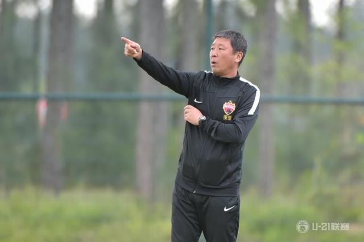 专访深足U21主帅杨晓伟希望队员能有一颗大心脏
