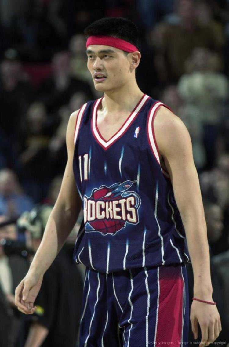 2002姚明选秀「NBA叱咤风云的移动长城02年NBA状元姚明」