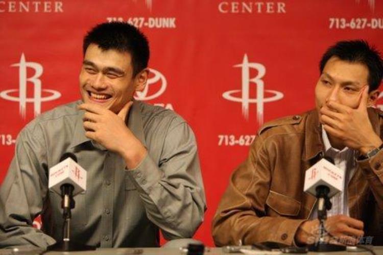 姚明退役8年纪念经典战回顾NBA迎中国德比大姚高效阿联不犯怵