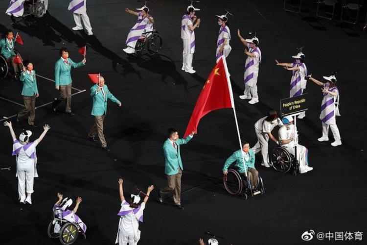 圣火点燃东京残奥会正式开幕中国代表团437人亮相