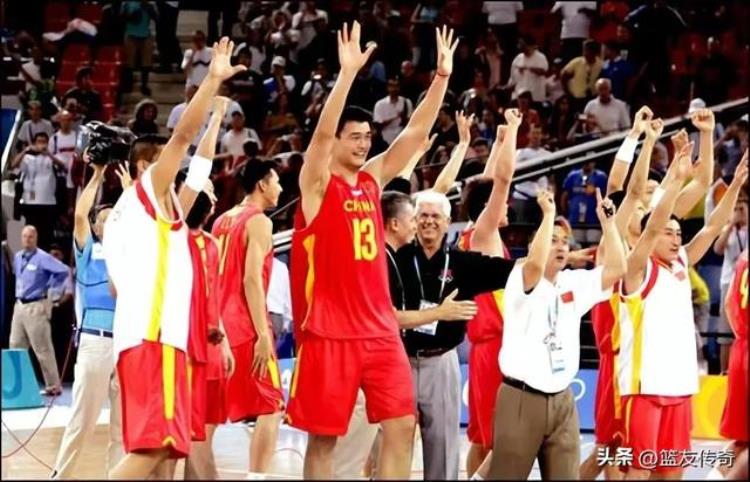 中国男篮在2004年雅典奥运会上重回八强姚明居功至伟