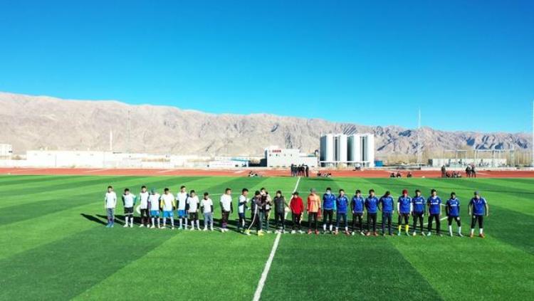 相约世界杯点燃足球梦喀什各地开展喀什足球健儿为世界杯加油活动