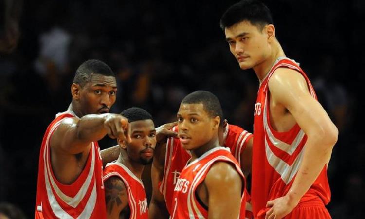 华人之光姚明5年7500万美元的合同成NBA华人第一人