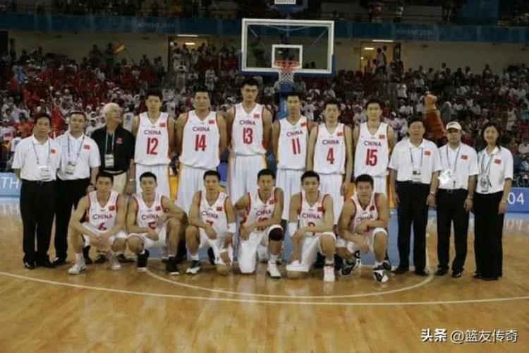 2004年的雅典奥运会中国男篮,亚运会男篮决赛结束姚明