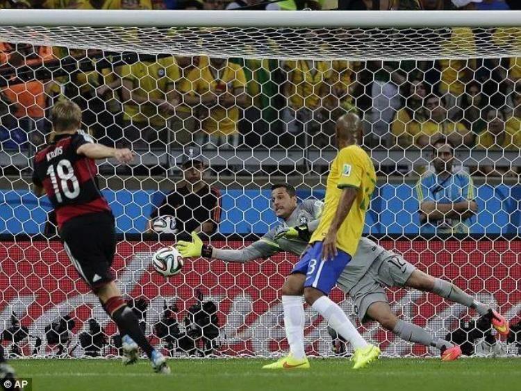 巴西惨败德国阵容「回顾经典德国队甜蜜复仇送巴西队史最惨失利」