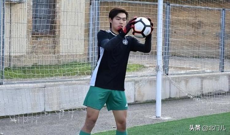 官宣中国19岁天才球员留洋转会西班牙球队14岁拿金手套