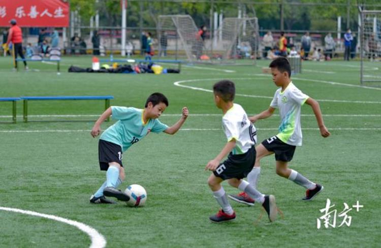 中山小学足球队「足球从娃娃抓起中山市青少年足球锦标赛火热开打」