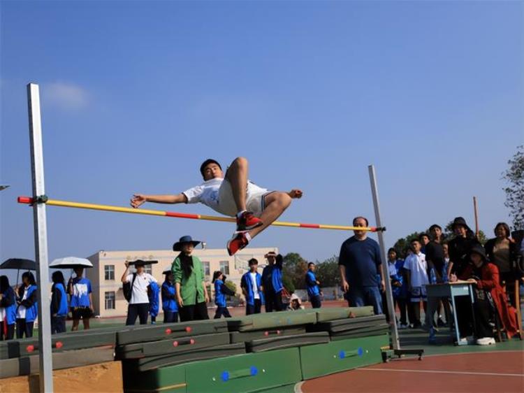 湘潭市中小学生田径运动会「青春正当时运动展风采湘潭市十七中举办第十七届体育节」