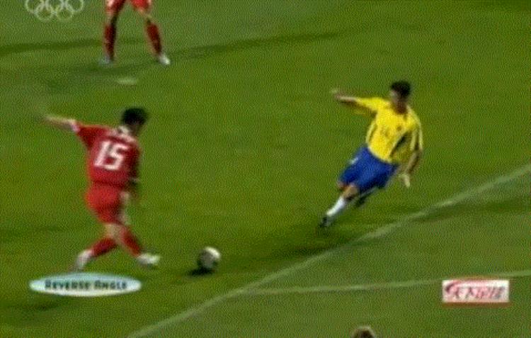 2002年世界杯中国队对巴西队「2002年世界杯国足对巴西竟有如此配合」