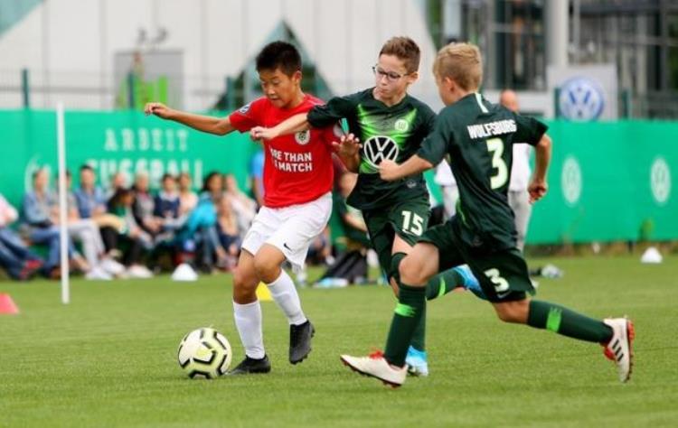足球少年全套「一份中国足球少年的专属宝典已上线」