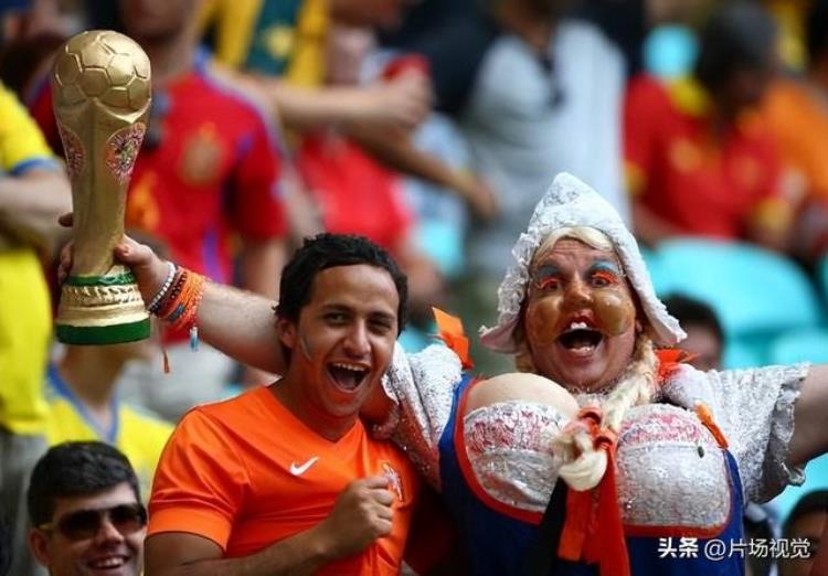 从中国球迷的座位被占来看世界杯到底有多疯狂