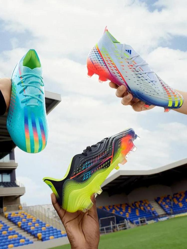阿迪达斯发布AlRihla世界杯逐梦之旅足球鞋套装